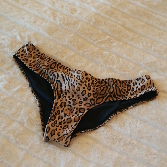 Victoria's Secret Other - VICTORIA'S SECRET SWIM // leopard ruched hip hug